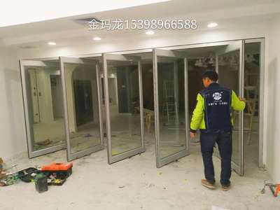 中軸門 珠江新城中軸旋轉(zhuǎn)門案例